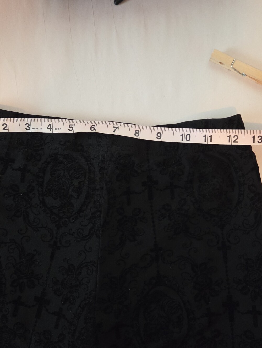 Black Gothic Velvet Burnout Leggings No Size - Picture 7 of 8